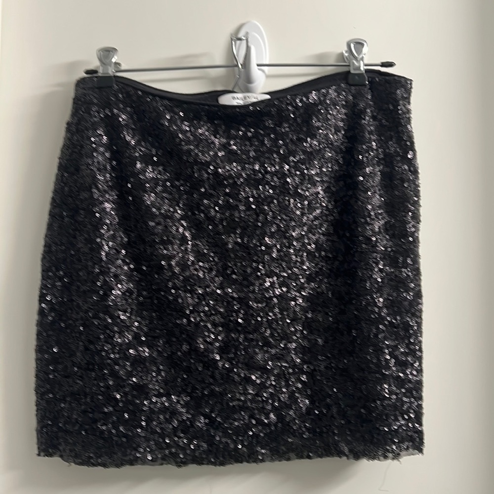 Bailey/44 sequence skirt size small but stretch